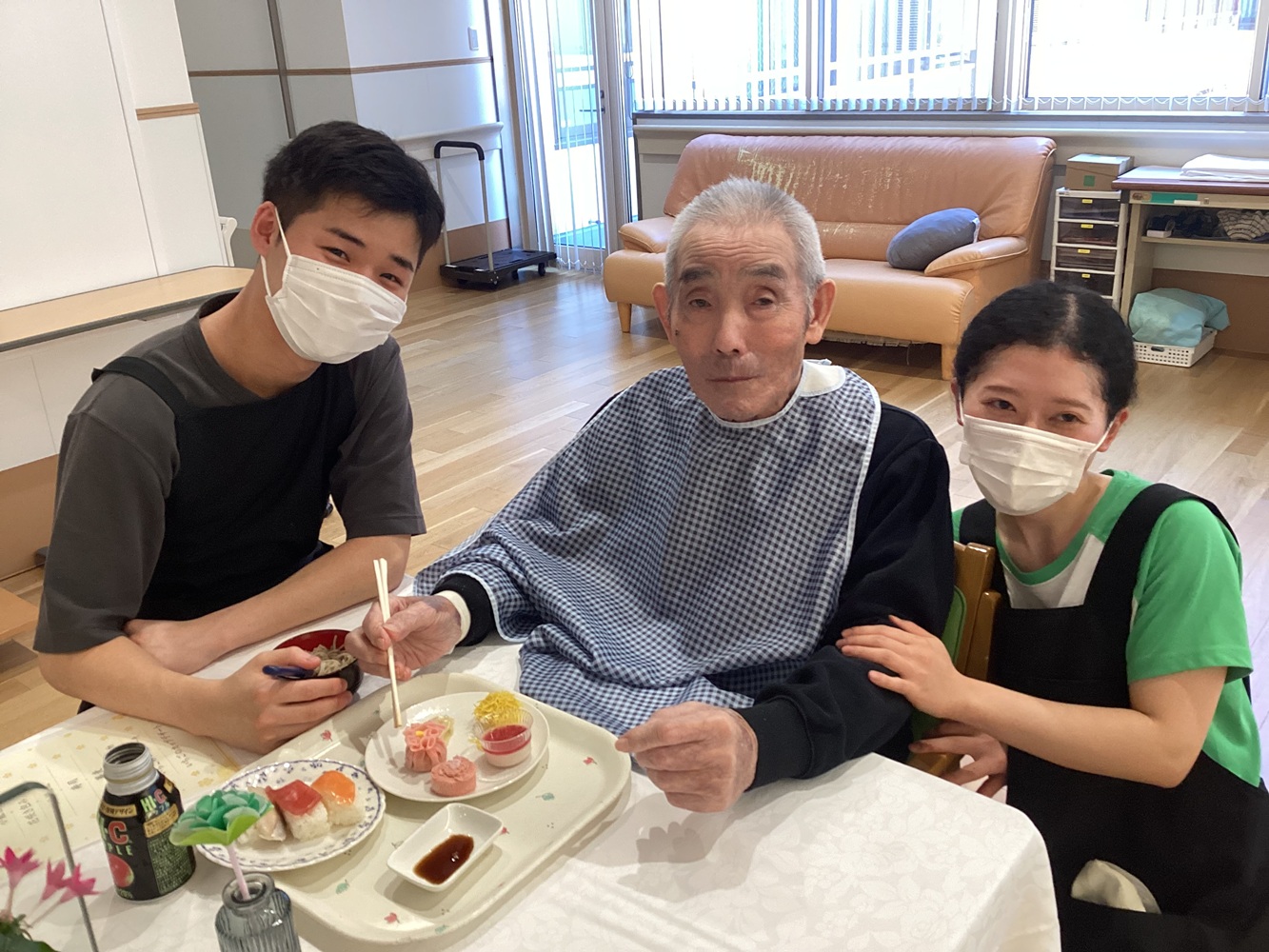 春のうまいものまつり（特別養護老人ホーム サンアップルホーム）