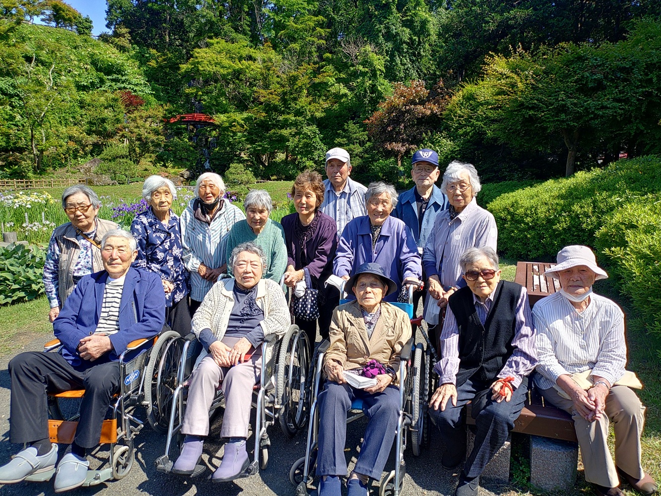藤田記念庭園へ余暇外出（サンアップルホームデイサービスセンター浜の町）